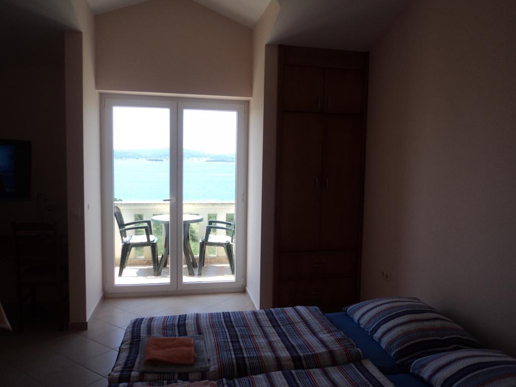 Apartments Delfini Sveti Filip i Jakov Habitación foto
